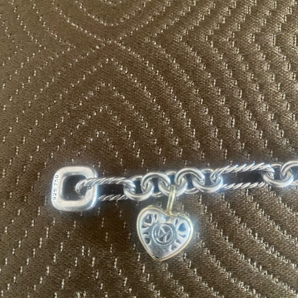 David Yurman Single Heart Bracelet. - Picture 3 of 4